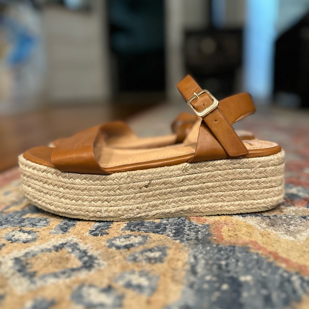 Lulu’s espadrille platform sandals